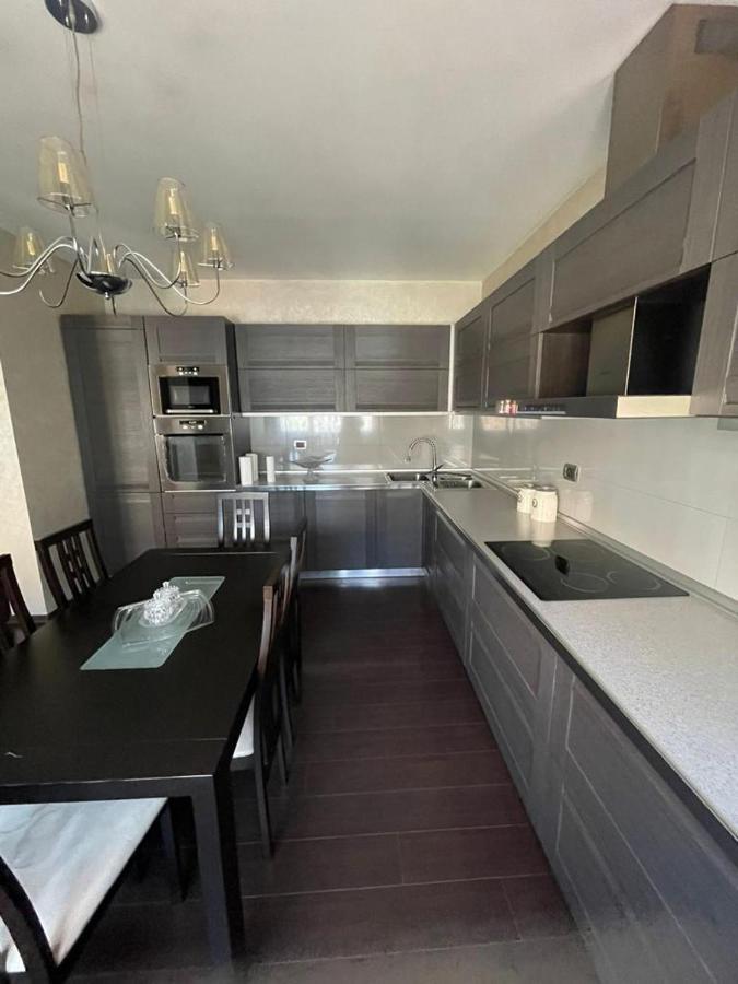 Luxury Apartment City Centre Тирана Экстерьер фото